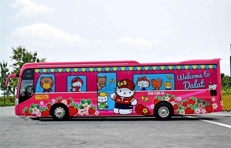 Khám Phá Đà Lạt: Xe Limousine Siêu VIP Hello Kitty Thành Bưởi