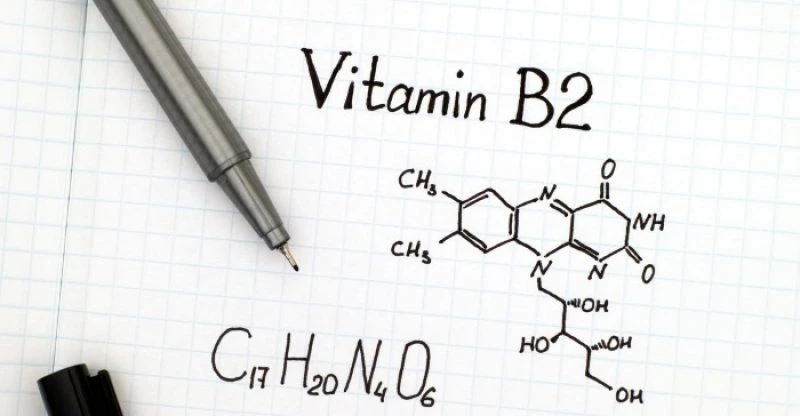 Giải đáp: Uống vitamin B2 trị mụn được không?