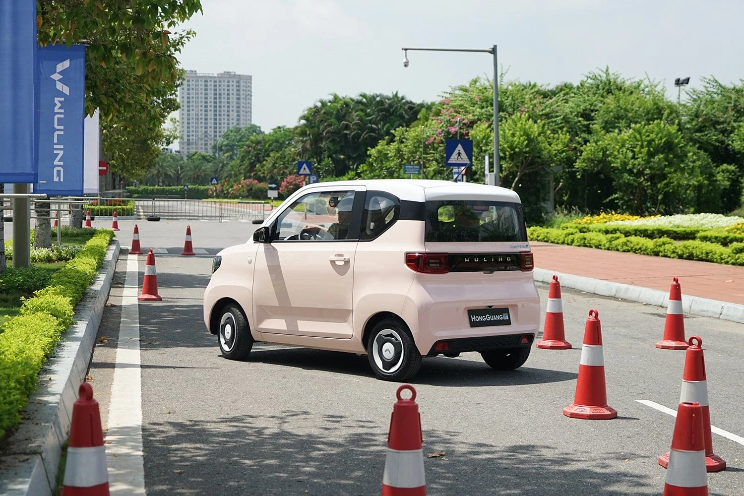 Làn sóng xe điện 4 bánh siêu nhỏ bắt đầu tại Việt Nam